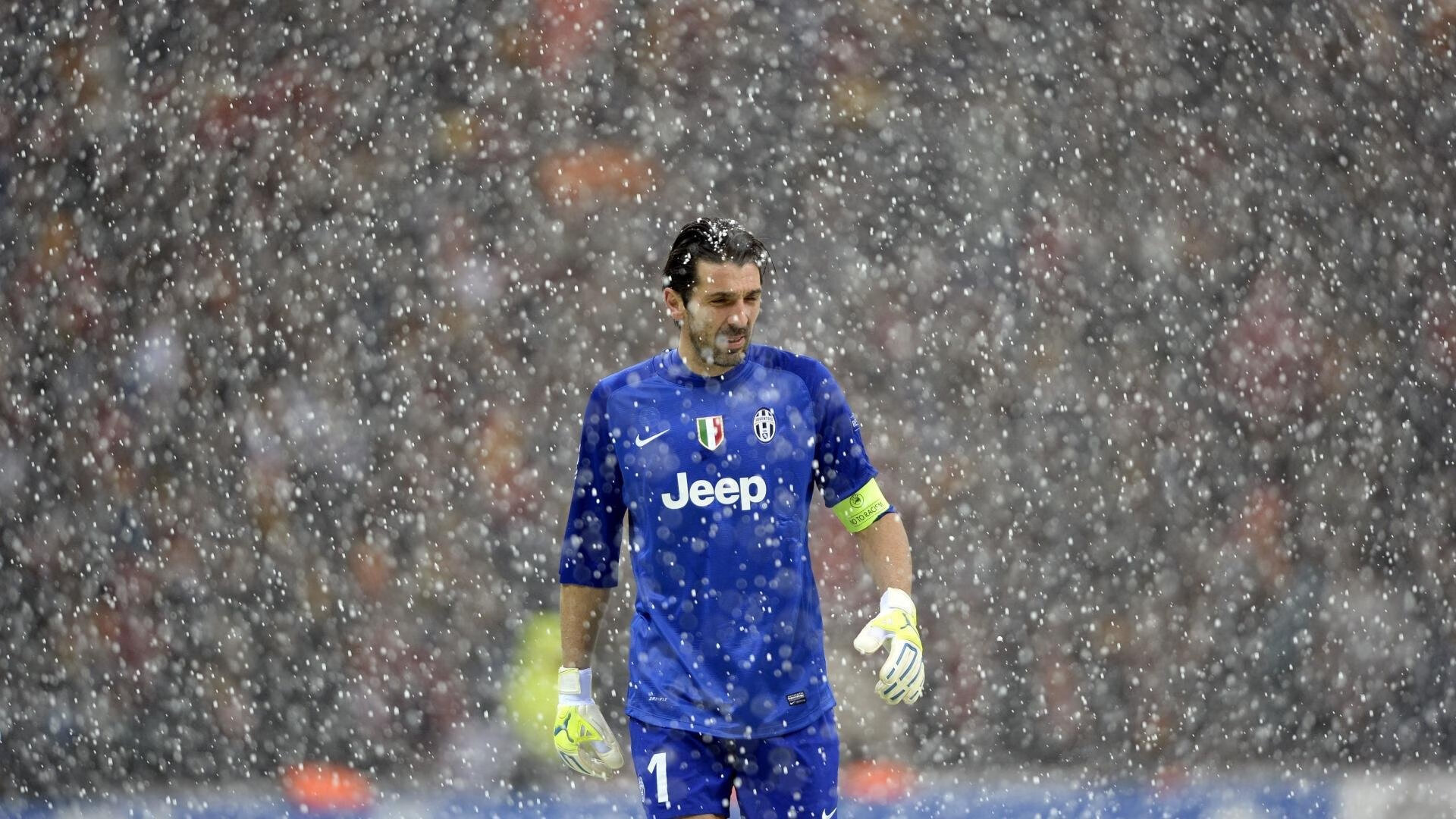 五大联赛场均传球次数是否真正提升比赛观赏性,五大联赛球场容量排名